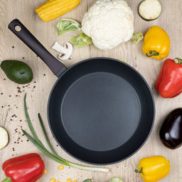 Сковорода с антипригарным покрытием д26см Аспайр, h5,1см, s3мм, дно д21см, s3,3мм, кованый алюминий, бакелитовая ручка с покрытием soft-touch, темно-фиолетовый, TalleR (Китай) Подходит для всех видов плит, включая индукционную. - Домашняя мода фото 5