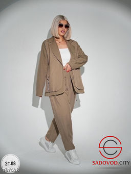 Костюм женский брюки и пиджак