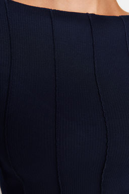 Trendyolmilla Bej Dikis Detayl? Carmen Yaka Fitted/Vucuda Oturan Fitilli Orme Bluz TWOAW24BZ00127