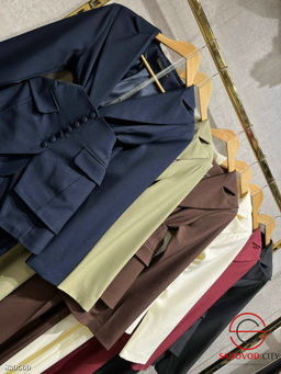 Двойка с приталенным жакетом и баской - Bruno фото 7