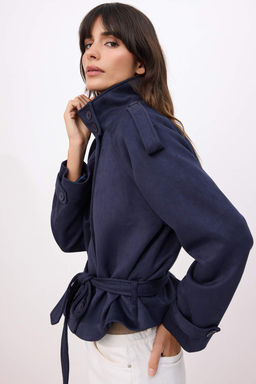 Lacivert Regular Dik Yaka Kemerli K?sa Suet Trenckot TWOSS26TR00009