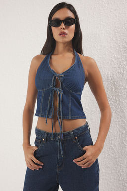 Trendyolmilla Koyu Mavi Baglama Detayl? Halter Yaka Denim Bluz TWOSS25BZ00431