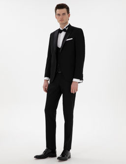 Смокинг Pierre Cardin Ex Slim Fit с жилетом черный