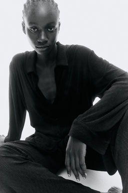 Camisa loungewear con efecto arrugado