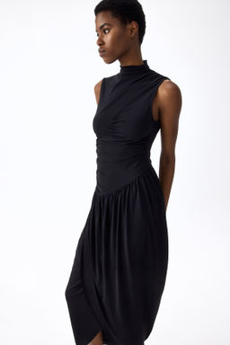 Vestido drapeado con cuello perkins - H&m фото 2