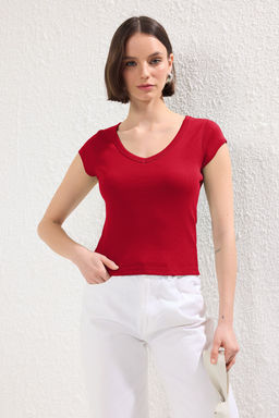 K?rm?z? V Yaka Fitted/Vucuda Oturan Orme Bluz TWOSS25BZ00208