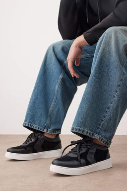 Siyah Suet Deri Bagc?kl? Erkek Sneaker
TAKAW26SN00022