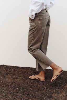 Z1975 STRAIGHT HIGH-WAIST ANKLE-LENGTH JEANS - Zara фото 4