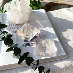 Пирамида из Горного Хрусталя