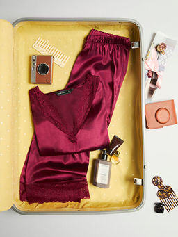 V Yaka Dantel Detayl? Saten Kad?n Pijama Tak?m?