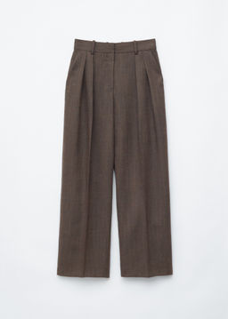 Pantalones de lana con pliegues marcados