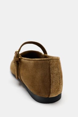 SPLIT SUEDE BALLERINAS