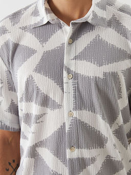 Regular Fit K?sa Kollu Desenli Erkek G?mlek