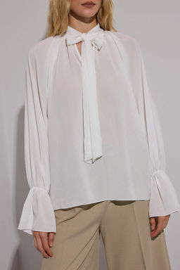 Limited Edition Beyaz Boyundan Baglamal? Astars?z Dokuma Party Y?lbas? Bluz TPRAW26BZ00025