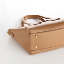 Сумка женская мессенджер на магните, 35×15×23 см, бежевая
