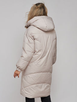 Пальто утепленное молодежное зимнее женское бежевого цвета 52323B - Holdluck фото 18