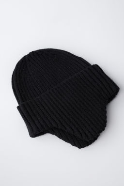 RIBBED HAT WITH EAR MUFFS