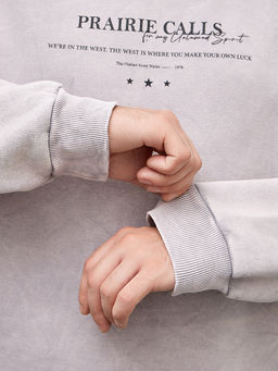 Свитшот мужской серый с надписью Prairie calls - Mark formelle фото 4