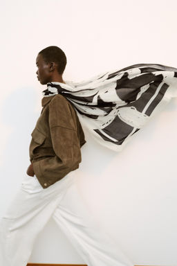 PA?UELO ESTAMPADO FLORAL MEZCLA MODAL / Negro