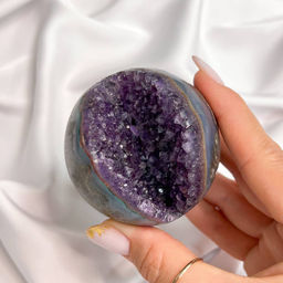 Шар из Аметиста с жеодой