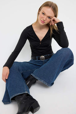 Teen Siyah Fitted/Vucuda Oturan V Yaka Orme Bluz TWOAW26BZ00175 - Trendyolmilla фото 2
