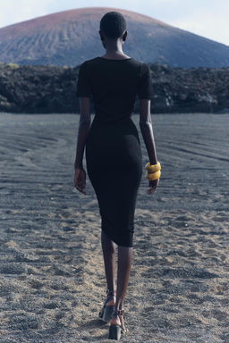 FITTED PLAIN KNIT MIDI DRESS - Zara фото 3