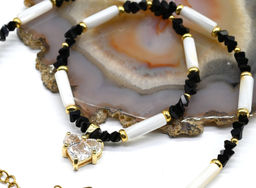 Чокер Сердце из циркона с перламутром цв.черный, 41см