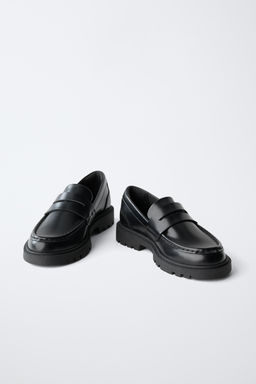MOCAS?N COLEGIAL / Negro