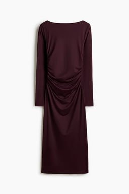 Vestido ajustado con dise?o drapeado