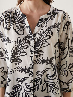 Ka??k Yaka ?i?ekli Kad?n Bluz