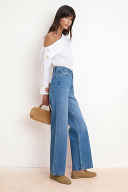 Beyaz Cizgili Asimetrik Yaka Dokuma Bluz TWOSS26BZ00666