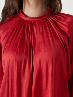 Dik Yaka Oversize Saten Kad?n Bluz