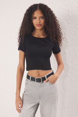 Siyah-Siyah Crop 2li Paket Slim/Vucuda Oturan Orme Bluz TWOSS23BZ00108