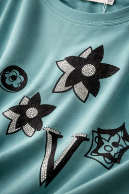 Нарядная футболка Graphic Bloom арт. А1025