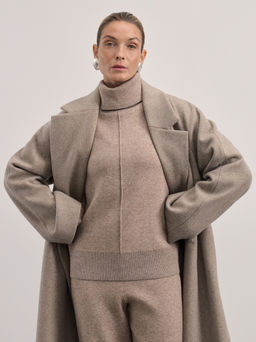 Джемпер из вискозы со швом / Zarina