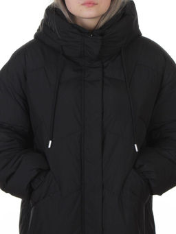 8883 BLACK Пальто зимнее женское (150 гр. холлофайбер)