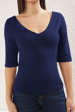 Trendyolmilla Tas Fitted/Vucuda Oturan V Yaka S?rt Dekolteli Esnek Orme Bluz TWOSS25BZ00083 фото 17