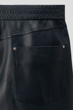 Bermudas de piel Regular Fit - H&m фото 6
