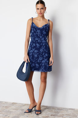 TRENDYOLMILLA Lacivert Cicekli A Kesim Sifon Mini Astarl? Dokuma Elbise TWOSS22EL2566
