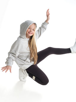 Толстовка зипка оверсайз с капюшоном на молнии 22-8605 серый меланж - Mini maxi фото 12