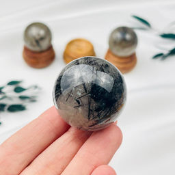 Шар из Кварца с Турмалином