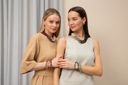Серьги из матового металла на застежке - Модные истории фото 16