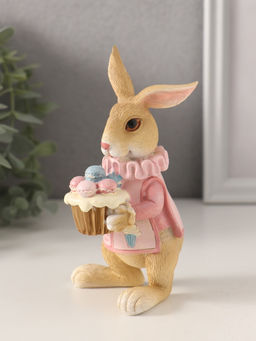 Фигурка полистоун «Заяц с кексом с макарунами, в розовом», 8×7×13.5 см