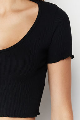 Siyah Havuz Yaka Baby Overlok Detayl? Crop Fitilli Esnek Orme Bluz TWOSS24BZ00197 - Trendyolmilla фото 3