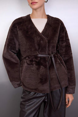 Kahverengi Oversize Kal?p Baglama Detayl? Pelus Ceket Mont TWOAW26MO00055
