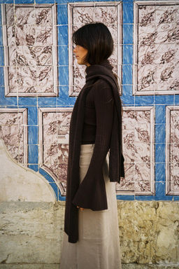 FITTED KNIT JUMPER WITH FLARED SLEEVES - Zara фото 2