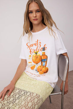 Ekru %100 Suprem Oversize/Genis Kal?p Kokteyl Bask?l? Orme T-Shirt TWOSS25TS00217