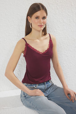 TRENDYOLMILLA Bordo Dantel Detayl? Regular/Normal Kal?p Ask?l? Orme Atlet TWOSS25AL00046
