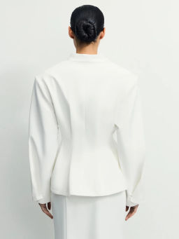 Приталенный жакет с вискозой в составе / Zarina