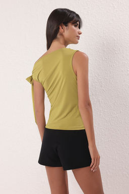 Trendyolmilla Siyah Asimetrik Yaka Baglama Detayl? Esnek Orme Bluz TWOSS25BZ00400 фото 4